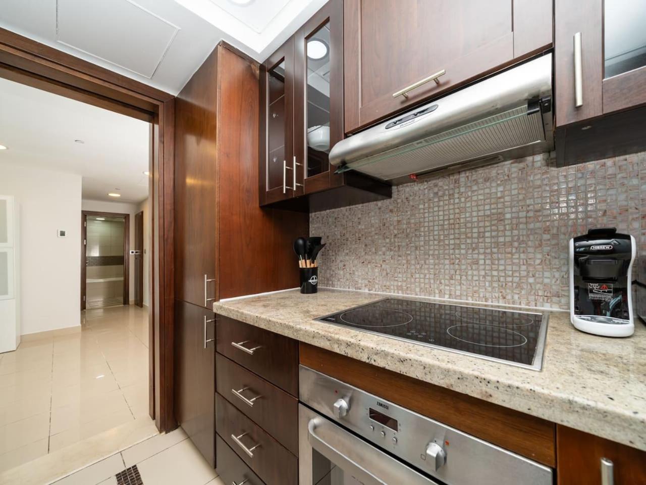 Stylish And Cozy 1 Bed With Marina Views Appartement *